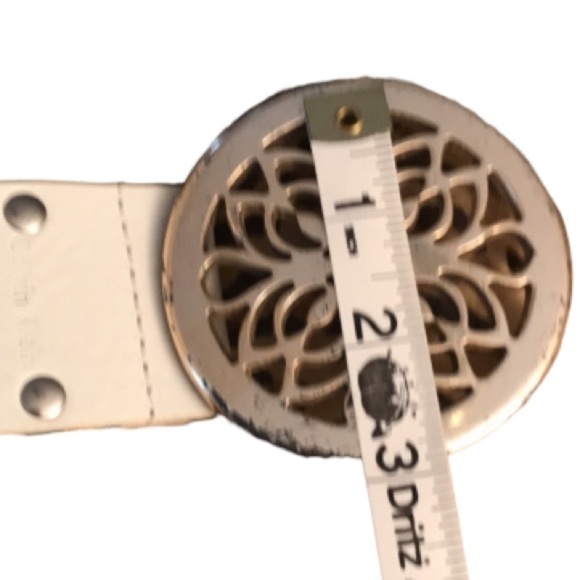 Calvin Klein size XL white studded leather wide belt with silver detail - Picture 2 of 15